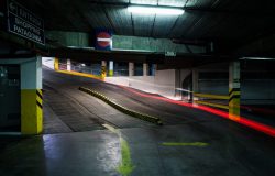 estacionamiento-entrada