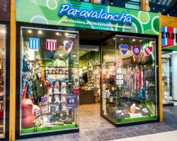 Paravalancha Bariloche Shopping Patagonia Merchandising de fútbol y accesorios deportivos